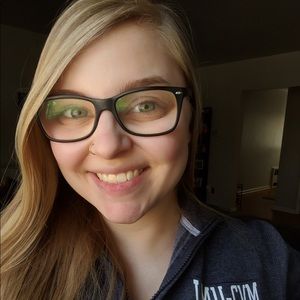 Meet your Posher, Elaina